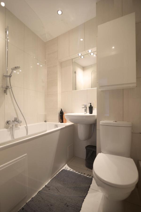 By The River And City Center - Comfortable Rooms Wrocław Eksteriør billede
