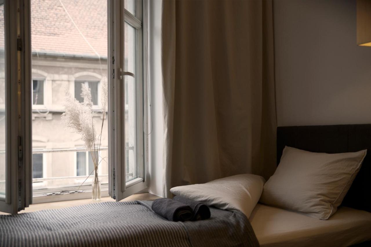 By The River And City Center - Comfortable Rooms Wrocław Eksteriør billede
